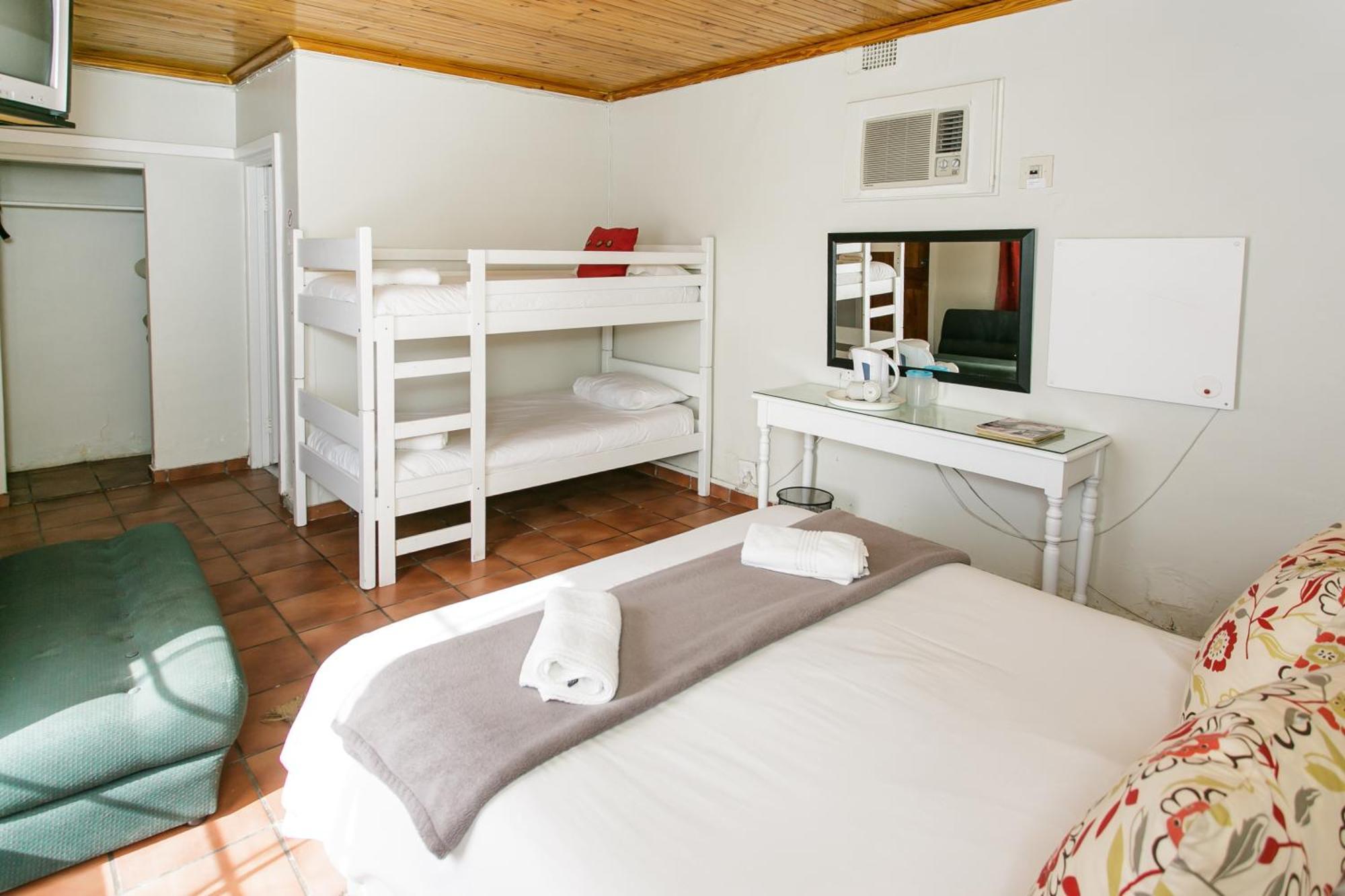 Wagon Wheel Country Lodge Beaufort West Room photo