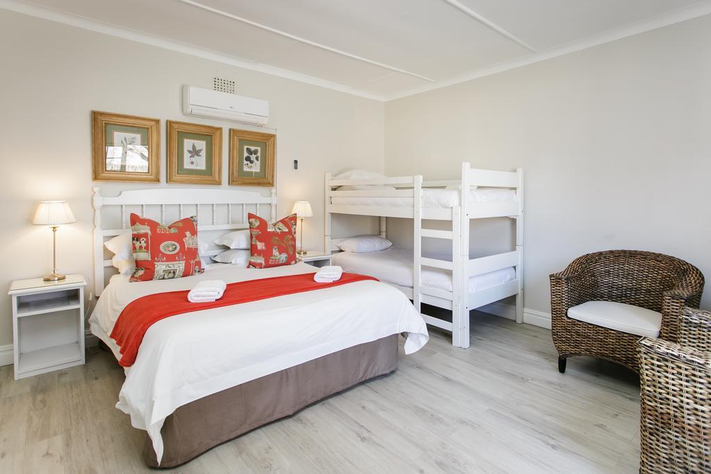 Wagon Wheel Country Lodge Beaufort West Exterior photo