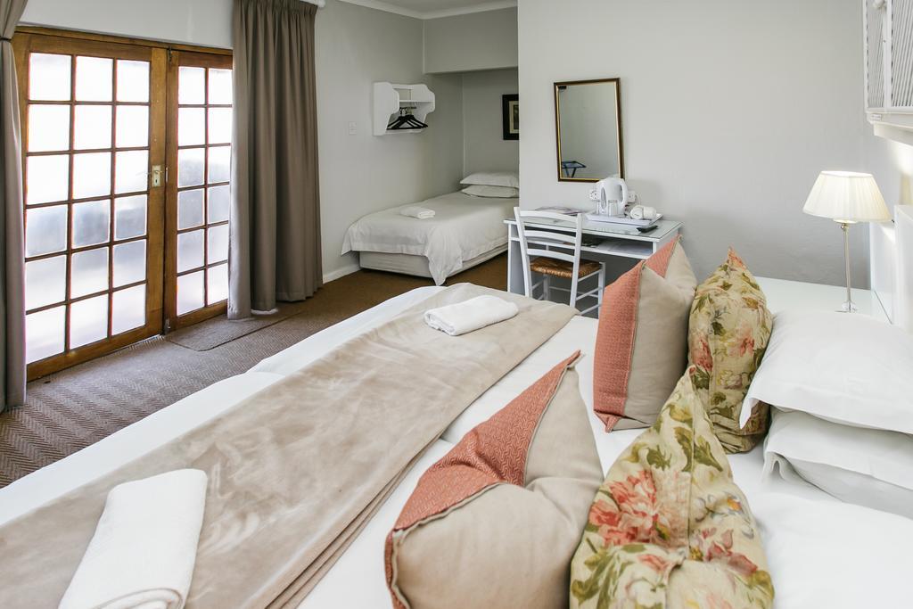 Wagon Wheel Country Lodge Beaufort West Exterior photo